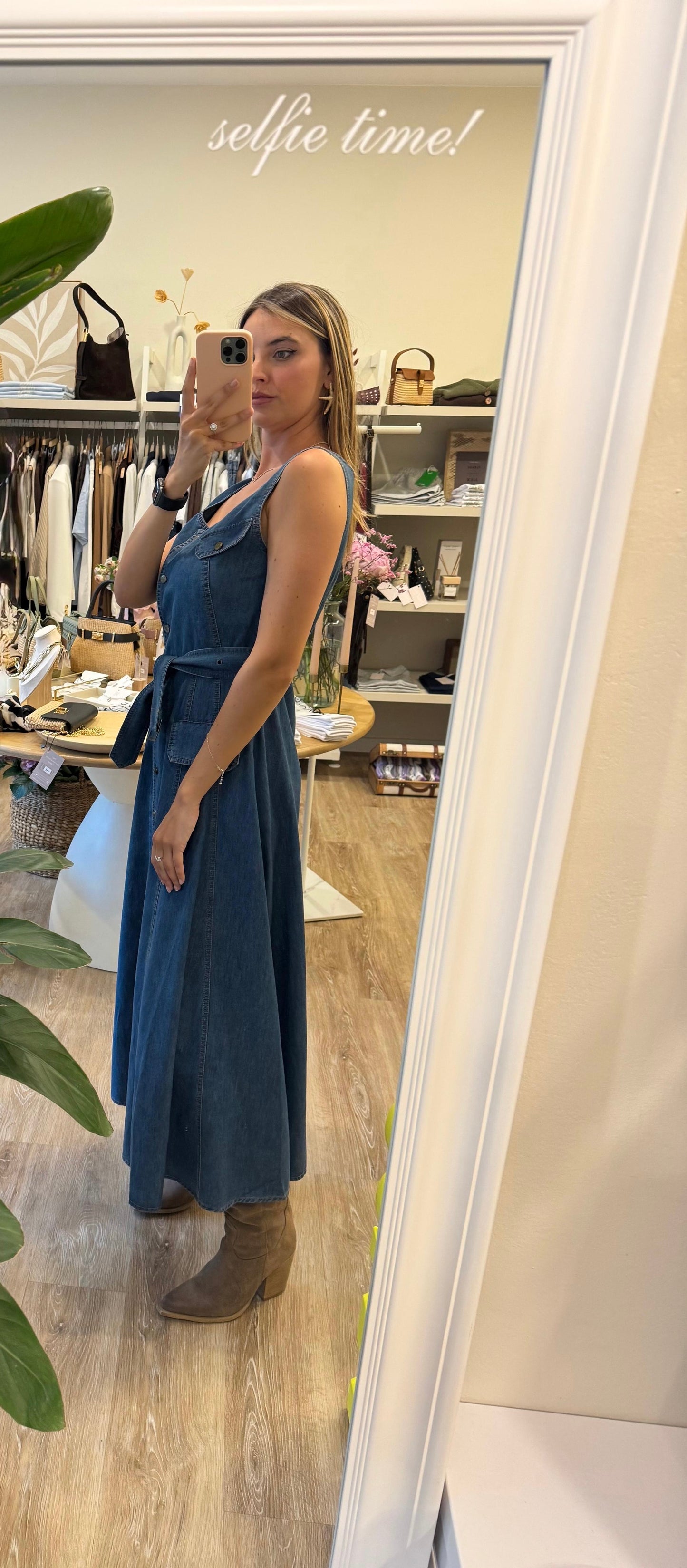 Abito in denim svasato