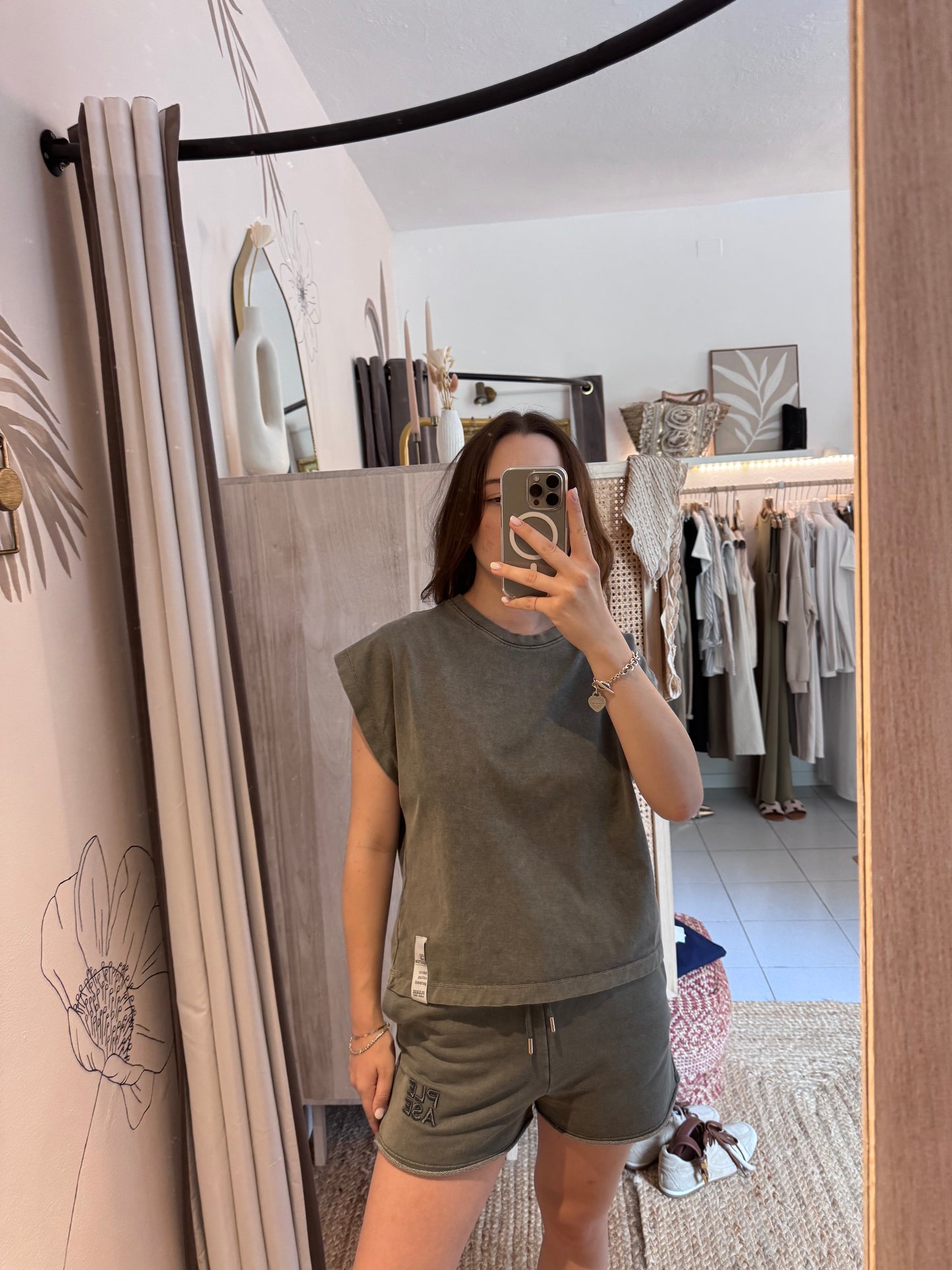 T-shirt stone wash Please