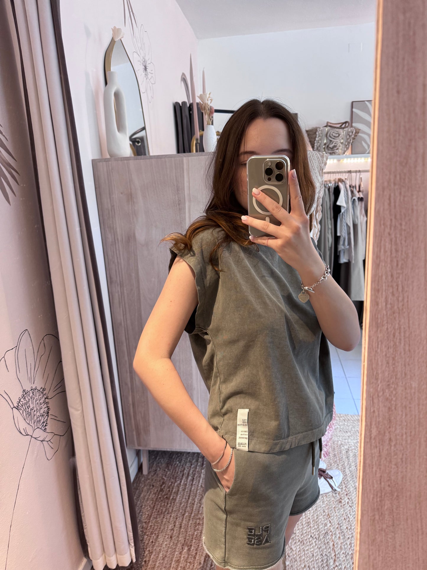 T-shirt stone wash Please