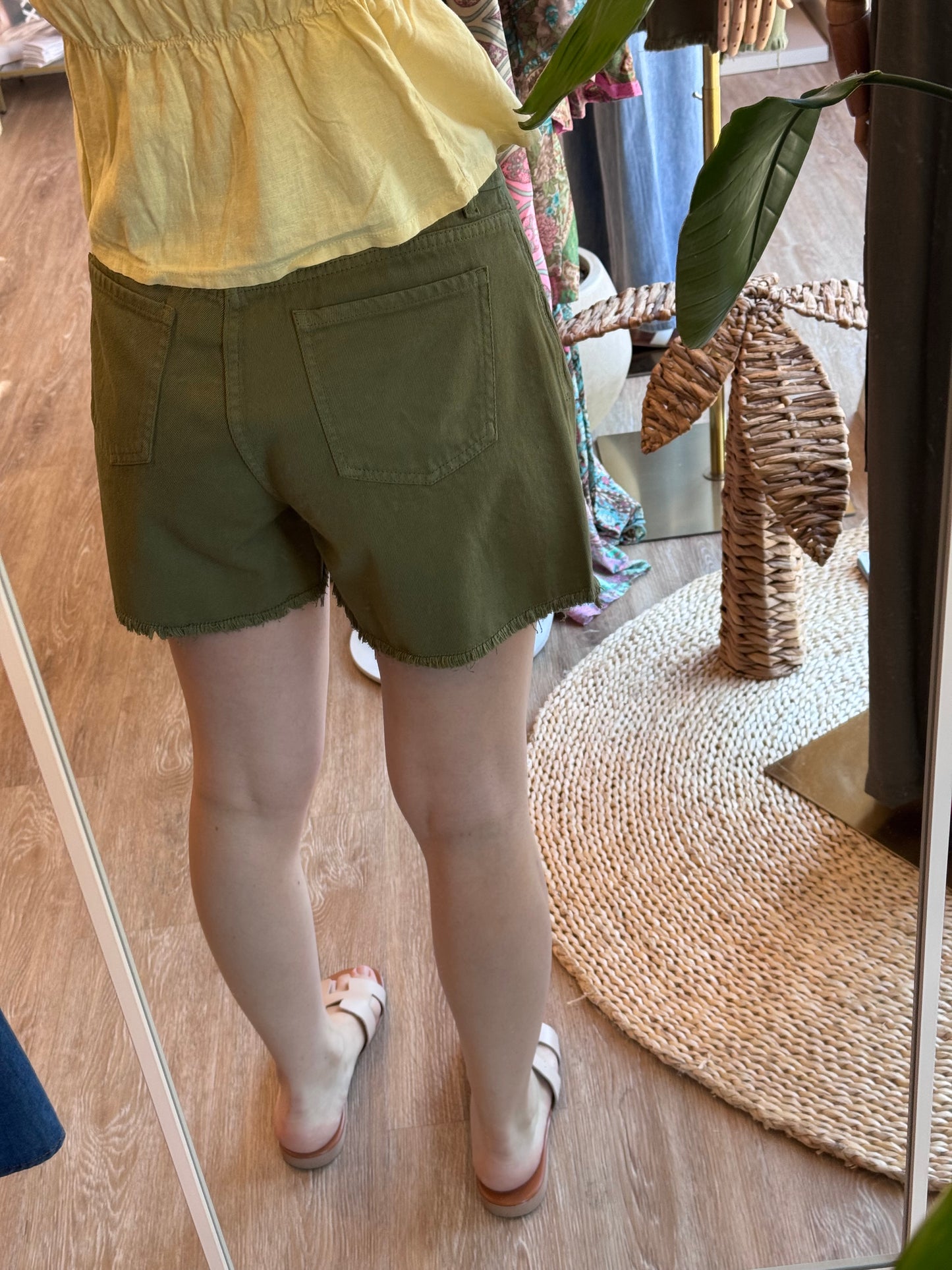 Shorts sage green
