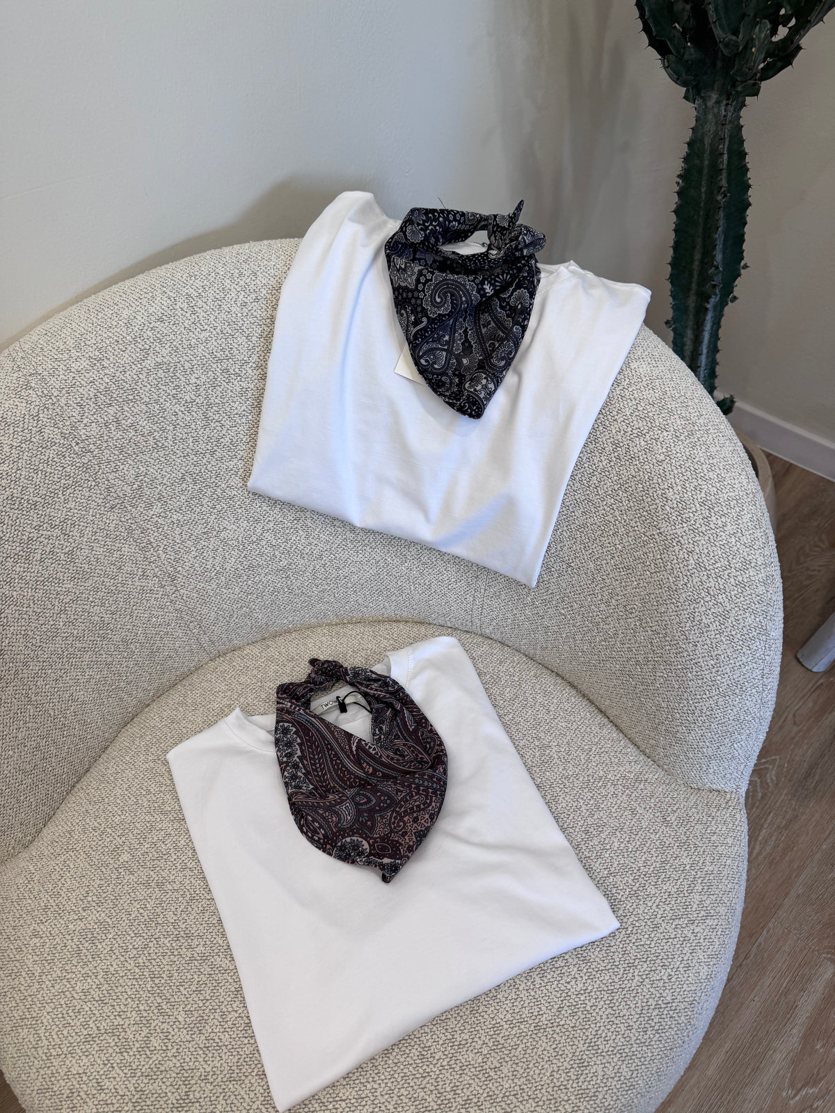 T-shirt foulard