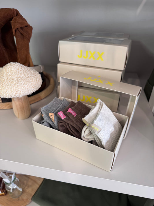 box  3 socks